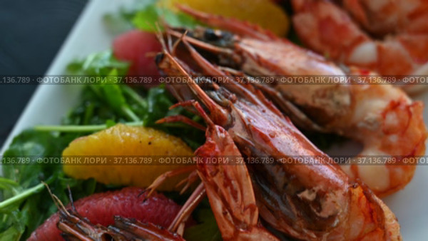 Grilled tiger prawns or shrimps. Стоковое видео, видеограф Jan Jack Russo Media / Фотобанк Лори