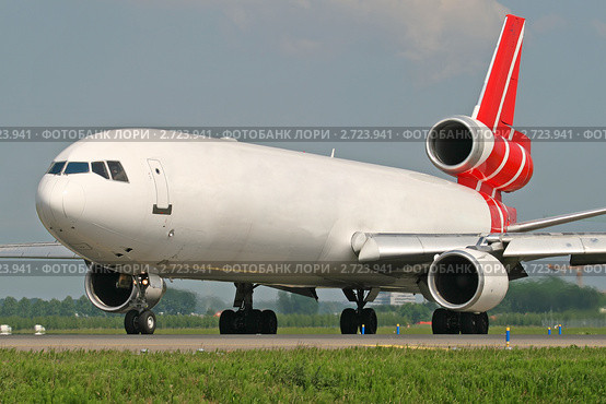 Грузовой лайнер Md-11 (2011 год). Редакционное фото, фотограф Александр Тарасенков / Фотобанк Лори