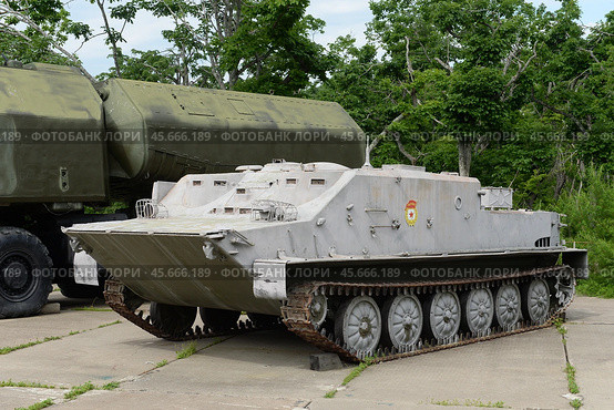 Гусеничный бронетранспортёр БТР-50П в военно-патриотическом парке культуры и отдыха Вооруженных Сил "Патриот" на острове Русский. Город Владивосток (2022 год). Редакционное фото, фотограф Free Wind / Фотобанк Лори