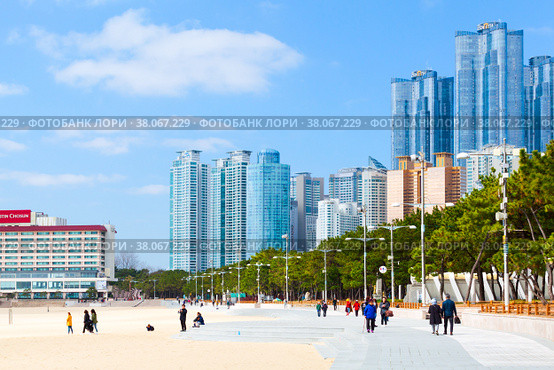 Haeundae beach view, Busan city (2018 год). Редакционное фото, фотограф EugeneSergeev / Фотобанк Лори