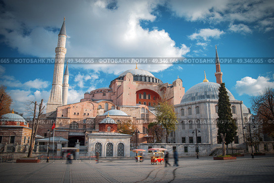 Hagia Sophia (Ayasofya) museum view from the Sultan Ahmet Park in Istanbul, Turkey. Стоковое фото, агентство Ingram Publishing / Фотобанк Лори