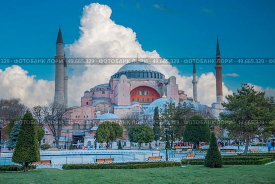 Hagia Sophia (Ayasofya) museum view from the Sultan Ahmet Park in Istanbul, Turkey. Стоковое фото, агентство Ingram Publishing / Фотобанк Лори