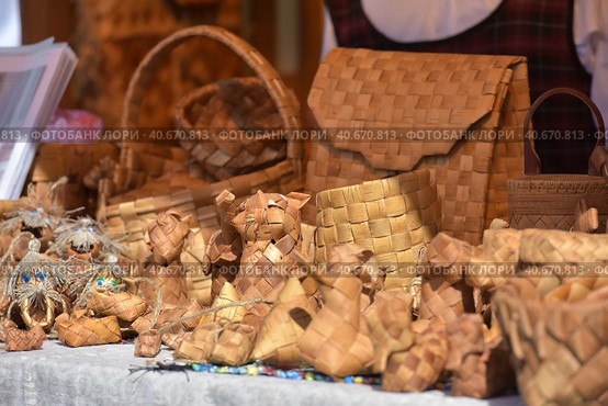 Handicrafts made of birch bark. Стоковое фото, фотограф Анна Кривицкая / Фотобанк Лори
