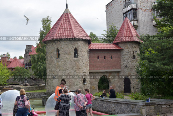 Hans Christian Andersen fairy town for children, Sosnovyy Bor, Russia (2015 год). Редакционное фото, фотограф Анна Кривицкая / Фотобанк Лори