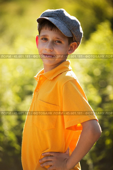 Happy boy in cap. Стоковое фото, фотограф Дмитрий Киселёв / Фотобанк Лори