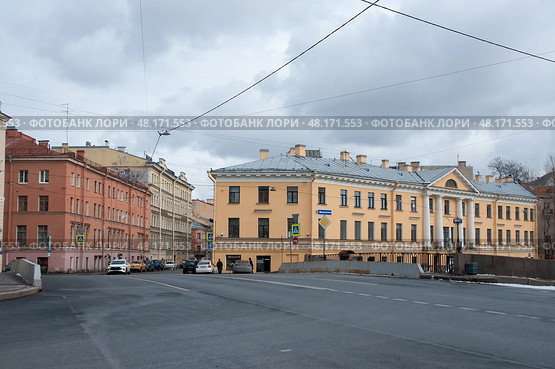 Харламов мост и вид на дом Сутугиных. Редакционное фото, фотограф Татьяна Шикова / Фотобанк Лори