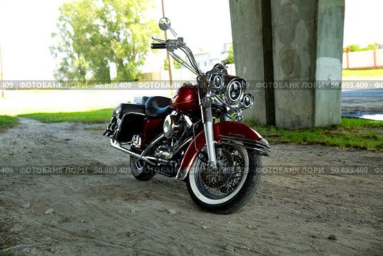 Harley-Davidson Road King FLHRCI. Редакционное фото, фотограф Валентина Кунц / Фотобанк Лори
