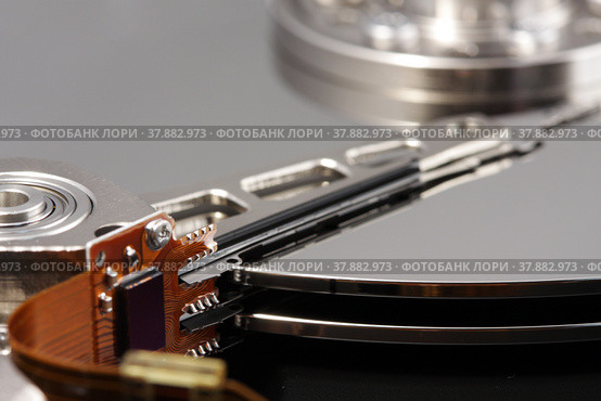 HDD крупным планом. Стоковое фото, фотограф Александр Гаценко / Фотобанк Лори