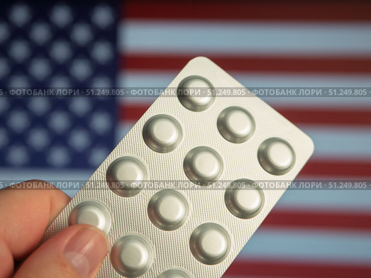 Healthcare Access in America: Prescription Medications and Patriotism. Редакционное фото, фотограф Sergakoff / Фотобанк Лори
