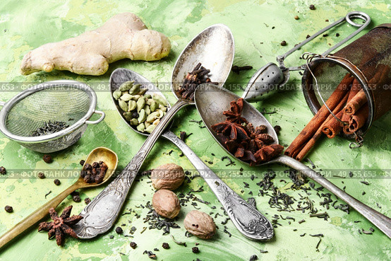 Herbs and spices for tonic tea. spices for an invigorating for the masala tea. Стоковое фото, агентство Ingram Publishing / Фотобанк Лори