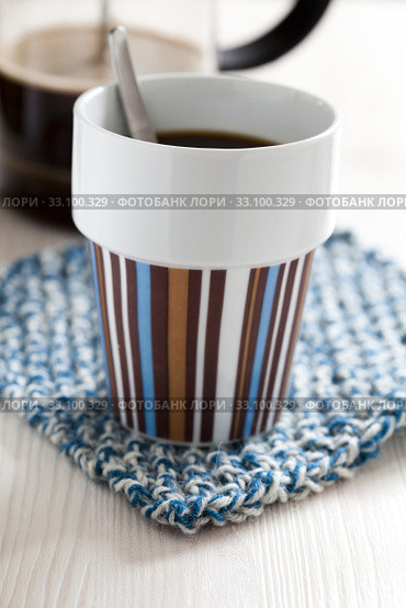 Hot coffee and plunger. Стоковое фото, фотограф Elina Manninen / PantherMedia / Фотобанк Лори