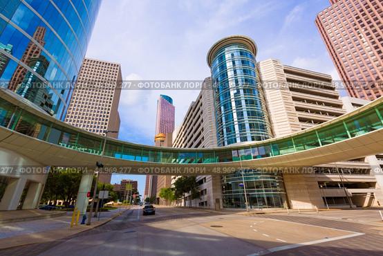 Houston cityscape from Bell and Smith St in Texas US. Стоковое фото, агентство Ingram Publishing / Фотобанк Лори