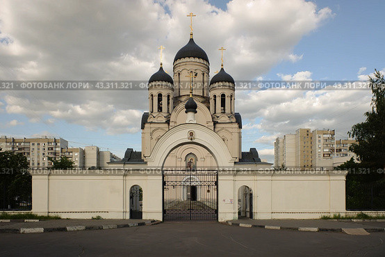 Храм Иконы Божией Матери Утоли мои печали в Марьино, Москва. Солнечный летний вечер. (2021 год). Стоковое фото, фотограф Александр Кузнецов / Фотобанк Лори