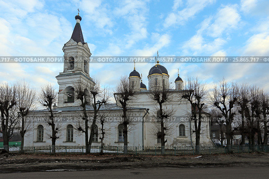 Храм Троицы Живоначальной («Белая Троица») в городе Твери (2017 год). Стоковое фото, фотограф Алексей Гусев / Фотобанк Лори