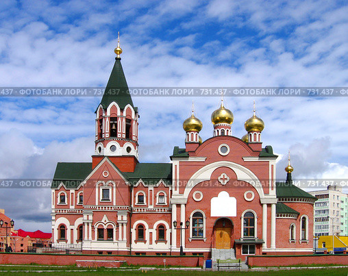 Храм в честь Покрова Пресвятой Богоматери, г. Мегион (2008 год). Стоковое фото, фотограф Елена Киселева / Фотобанк Лори