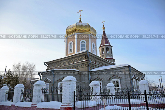 Храм великомученицы Параскевы Пятницы Омской и Таврической епархии Русской Православной Церкви Московский Патриархат г. Омск (2021 год). Стоковое фото, фотограф Николай Новиков / Фотобанк Лори