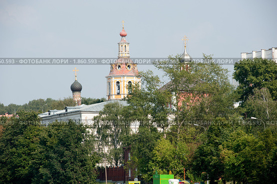 Храм Воскресения Христова в Пленницах - бывший Андреевский монастырь. Андреевская набережная, 2. Москва (2010 год). Редакционное фото, фотограф E. O. / Фотобанк Лори