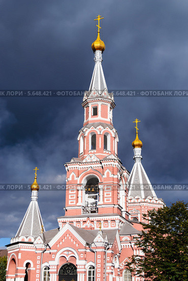 Христианская церковь. Стоковое фото, фотограф Сергей Огарёв / Фотобанк Лори
