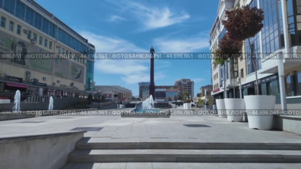 Hyperlapse. City street with fountains and clouds - Stavropol, Russia September 12, 2024. Редакционное видео, видеограф Наталия Попова / Фотобанк Лори