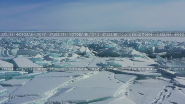 Ice ridges on Lake Baikal. Стоковое видео, видеограф Михаил Коханчиков / Фотобанк Лори