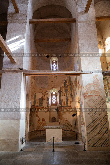 Interior of the Church of the Savior on Nereditsa (2022 год). Редакционное фото, фотограф Юлия Бабкина / Фотобанк Лори