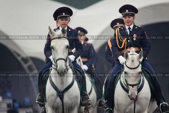 Interpolitex-2015. Конная полиция. Редакционное фото, фотограф Julia Shepeleva / Фотобанк Лори