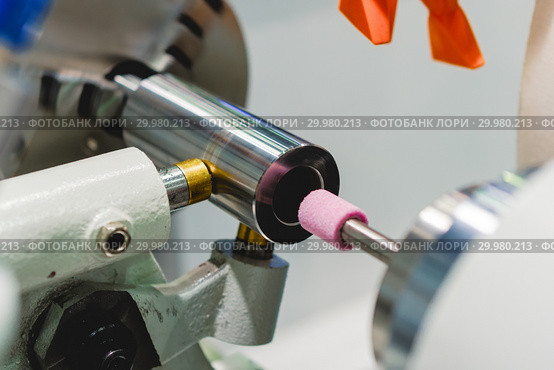 Intragrinding machine during operation. Стоковое фото, фотограф Андрей Радченко / Фотобанк Лори