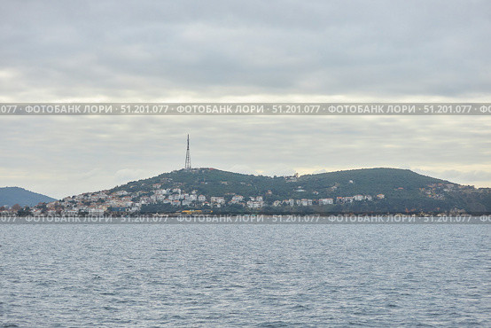 ISTANBUL, TURKEY - NOVEMBER 26, 2021: Princes' Islands, view from the ship. The Sea of Marmara. Редакционное фото, фотограф Наталия Кирсанова / Фотобанк Лори