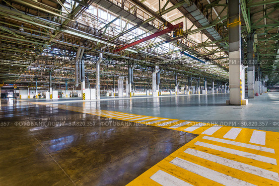 IZHEVSK, RUSSIA - AUGUST 15, 2017: Empty area for new assembly line of LADA cars at LADA-IZHEVSK car factory. Industrial space for new workshops at Car Factory in Izhevsk. Стоковое фото, фотограф Андрей Холмов / Фотобанк Лори