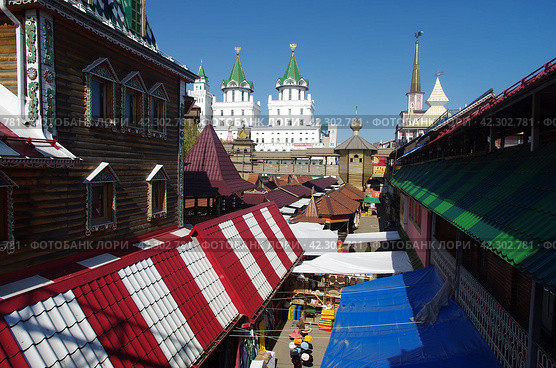 Измайловский кремль в Москве солнечным осенним днем (2023 год). Редакционное фото, фотограф Natalia Sidorova / Фотобанк Лори