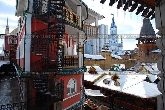 Измайловский вернисаж, кремль. Город Москва (2012 год). Редакционное фото, фотограф lana1501 / Фотобанк Лори