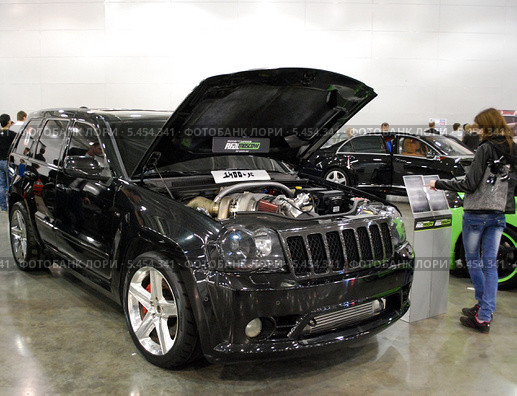 Jeep Grand Cherokee III (WK) SRT8 1400 л.с. в Крокус Экспо 2012. Редакционное фото, фотограф Глазков Владимир / Фотобанк Лори