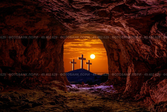 Jesus resurrection sepulcher grave cross crucifixion concept photo mount. Стоковое фото, агентство Ingram Publishing / Фотобанк Лори