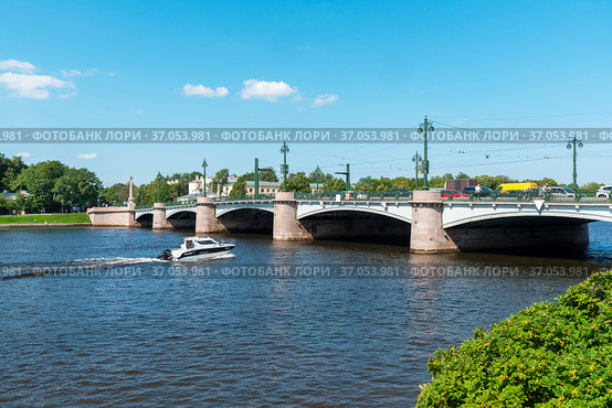 Каменноостровский мост. Санкт-Петербург (2019 год). Редакционное фото, фотограф Александр Щепин / Фотобанк Лори