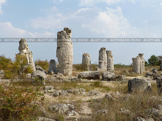 Каменный лес вбитые камни в Болгарии. Редакционное фото, фотограф Олег Станкевич / Фотобанк Лори