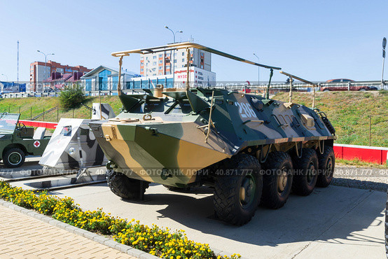 Каменск-Шахтинский, Ростовская область, Россия. Военная техника, командирская машина БТР-60ПУ на шасси плавающего бронетранспортёра в парке Патриот. (2021 год). Редакционное фото, фотограф Андрей Цыганков / Фотобанк Лори