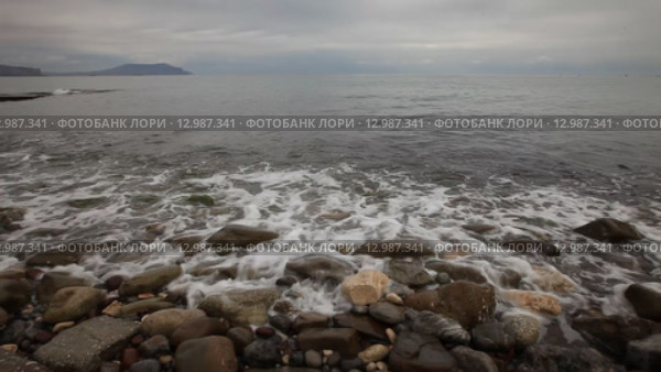Камни и волны (2015 год). Стоковое видео, видеограф Яна Королёва / Фотобанк Лори