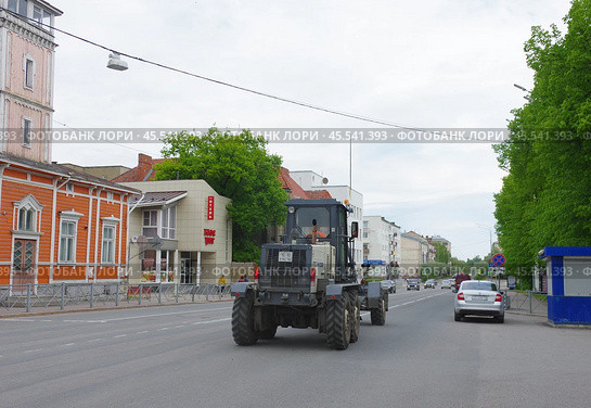 Карелия, город Сортавала, улица Карельская, автогрейдер UMG ГС-14.02 (2019 год). Редакционное фото, фотограф Алексей Иванов / Фотобанк Лори
