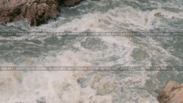 Кавказские горы, Адыгея. Река Белая в Гранитном каньоне. The Caucasus Mountains, Adygeya. Belaya river in the Granite gorge. Стоковое видео, видеограф Евгений Романов / Фотобанк Лори