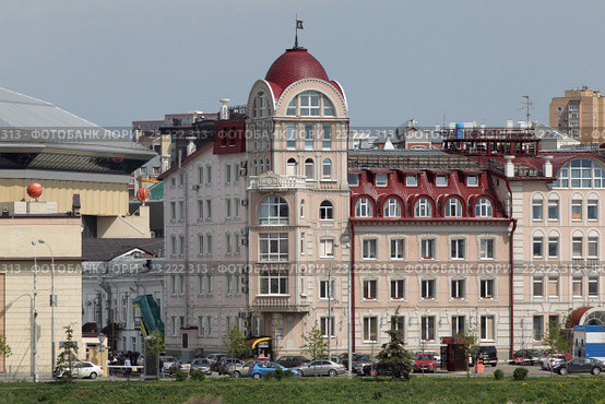 Казань, дом на улице Марселя Салимжанова 2В (2016 год). Редакционное фото, фотограф Дмитрий Неумоин / Фотобанк Лори