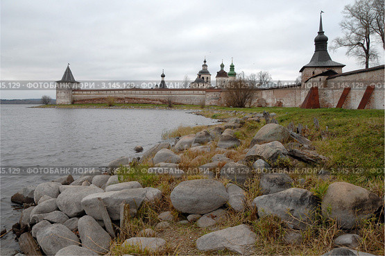 Кирилло-Белозерский монастырь в городе Кириллове, Вологодская область (2011 год). Редакционное фото, фотограф Оглоблин Андрей Николаевич / Фотобанк Лори
