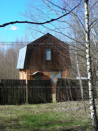 Кирпичный дом на дачном участке. Богородский городской округ. Московская область (2013 год). Стоковое фото, фотограф lana1501 / Фотобанк Лори