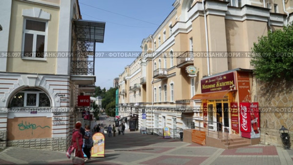 Кисловодск, улица в центре города (2015 год). Редакционное видео, видеограф Валерий Шилов / Фотобанк Лори