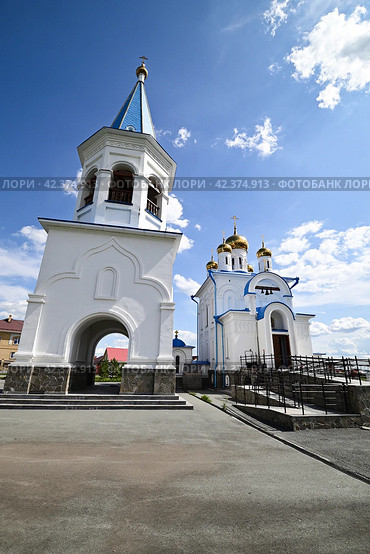 Колокольня. Церковь Покрова Пресвятой богородицы. Село Мальково. Тюменская область (2023 год). Стоковое фото, фотограф Александр Тараканов / Фотобанк Лори