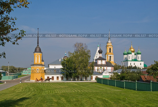Коломна. Вид на Ново-Голутвин монастырь (2008 год). Стоковое фото, фотограф Павел Широков / Фотобанк Лори