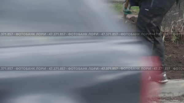 Коммунальные службы приводят город в порядок после зимы. Весенняя уборка. Редакционное видео, видеограф Семён Прудий / Фотобанк Лори