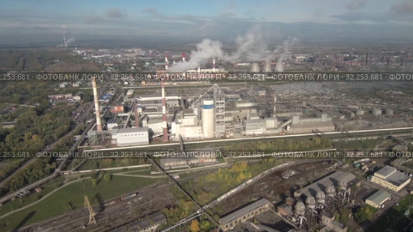 Компания HeidelbergCement. Завод по производству сухих строительных смесей. Вид с воздуха. 01 - 1. HeidelbergCement. Plant for the production of dry mixes. Aerial view. 01 - 1. (2019 год). Редакционное видео, видеограф Евгений Романов / Фотобанк Лори