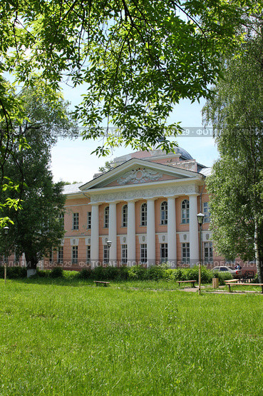 Коноваловская фабричная больница, г. Вичуга (2012 год). Стоковое фото, фотограф ElenArt / Фотобанк Лори