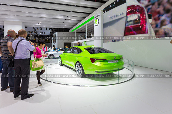 Концептуальный лифтбек Skoda Vision С. ММАС 2014. Редакционное фото, фотограф Сергей Лаврентьев / Фотобанк Лори