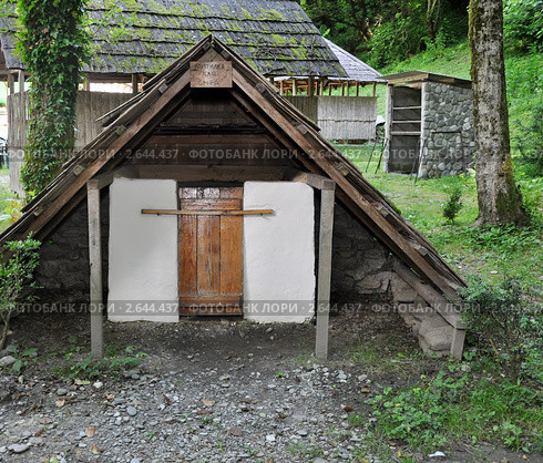Коптильня для сыра (культура причерноморских адыгов-шапсугов) (2011 год). Редакционное фото, фотограф Анна Мартынова / Фотобанк Лори